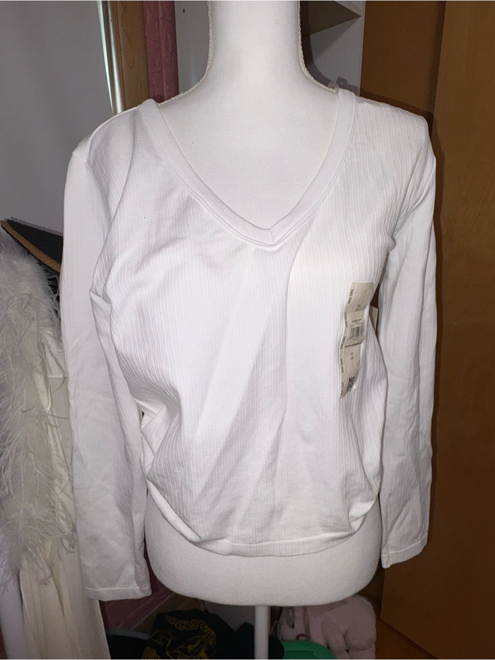 NOBO Women's White V-Neck Long Sleeve Ribbed Top